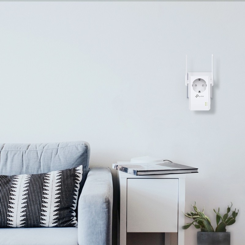 TP-Link 300 Mbit s-WLAN-Repeater mit integrierter Steckdose
